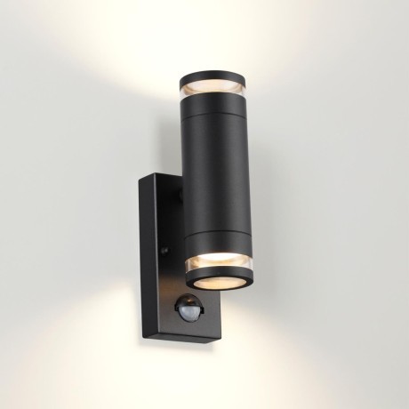 Уличный настенный светильник с датчиком движения и датчиком освещенности Motto 6605/2W