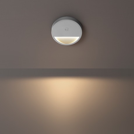 359707 Светильник c датчиком движения и аккумулятором, заряжаемый от usb, быстросъемный (на магнитах) для лестниц Novotech IP20 LED 0.4W 3000К 1000mAh Li-ion, 5V VESPERA