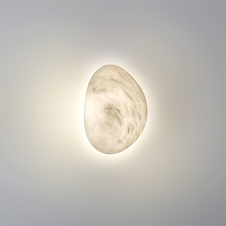 Odeon Light MARBELLA 6684/5WL Настенный LED-светильник органический минимализм, 5Вт, 400Лм, CCT перекл. цветовой температуры на корпусе 3000/3500/4000К, CRI90, 220В, IP20, белый алебастр и бронзовый металл, высота 144 мм, ширина 100 мм, глубина 73 мм