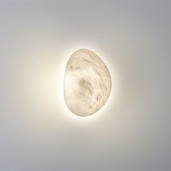 Odeon Light MARBELLA 6684/5WL Настенный LED-светильник органический минимализм, 5Вт, 400Лм, CCT перекл. цветовой температуры на корпусе 3000/3500/4000К, CRI90, 220В, IP20, белый алебастр и бронзовый металл, высота 144 мм, ширина 100 мм, глубина 73 мм