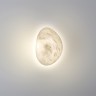 Odeon Light MARBELLA 6684/5WL Настенный LED-светильник органический минимализм, 5Вт, 400Лм, CCT перекл. цветовой температуры на корпусе 3000/3500/4000К, CRI90, 220В, IP20, белый алебастр и бронзовый металл, высота 144 мм, ширина 100 мм, глубина 73 мм